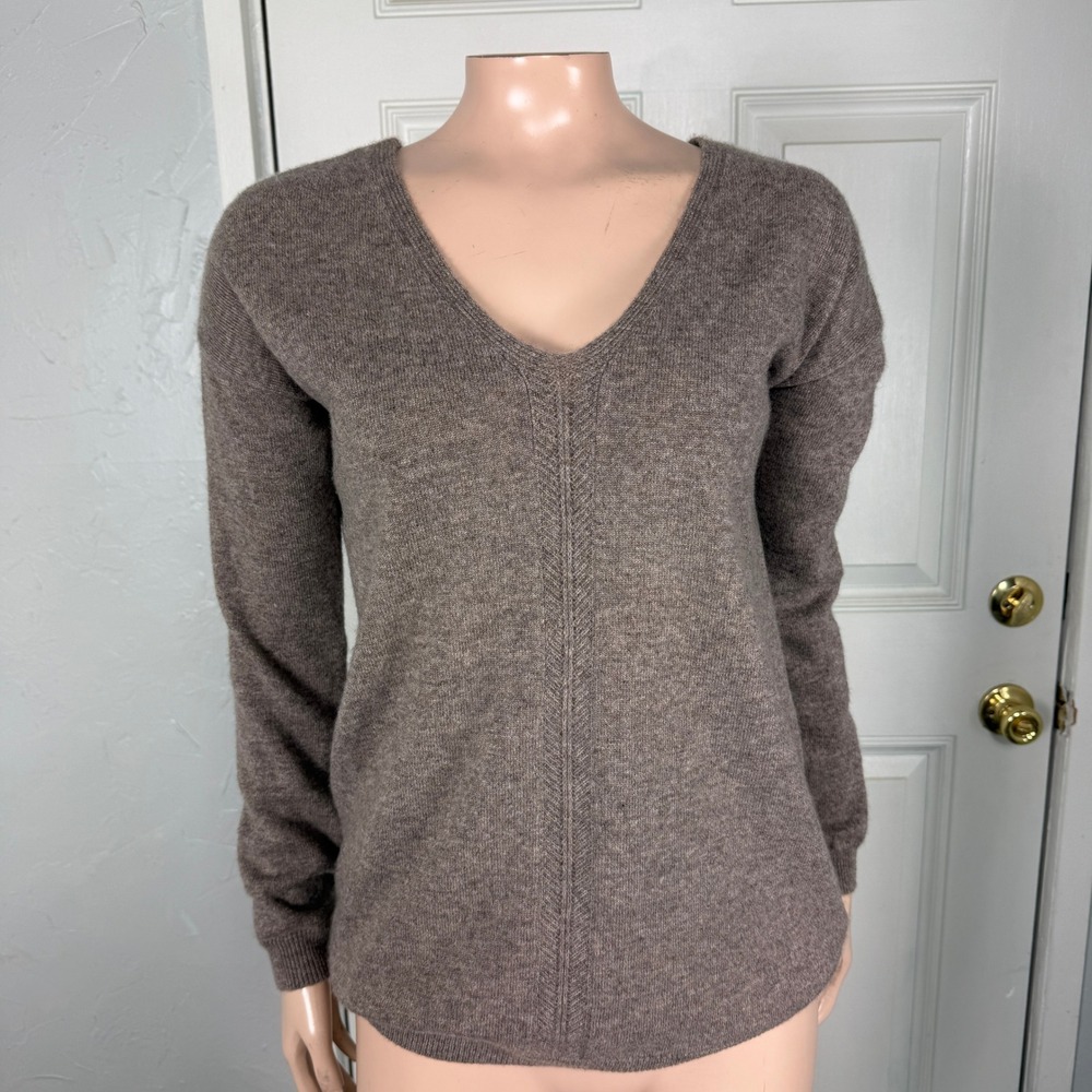 Nicole Miller New York Women's Sweater XS  V-Neck 100% Cashmere Knit L/S N23